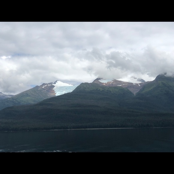 Meet your Posher, Mercedes - Picture 2 of 4